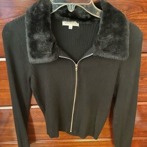 Y2K-inspired black zip up ribbed sweater with faux fur collar